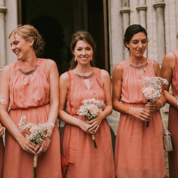 Boeketjes bruidsmeisjes - Foto: Leentje loves Light